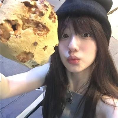 三个摩登女性